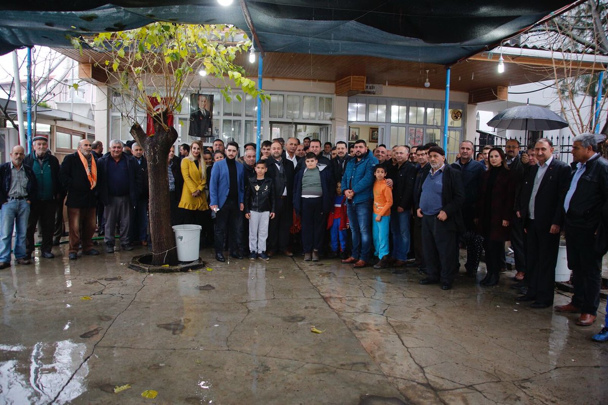 MAtillaKaya's tweet photo. Küner Mahallemiz her zamanki misafirperverliğini, diğergamlığını gösterdi. Teşekkürler Küner, teşekkürler kıymetli hemşehrilerimiz... https://t.co/Kd1NNzK3ik