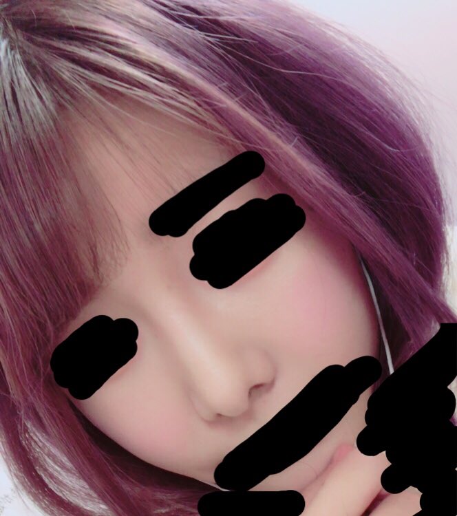 shiraevolution's tweet photo. 高校の同窓会で整形言われまくった件で、今日友達と話して再実感したけど、完全未整形(1枚目)と現在(2枚目)は鼻だけ見ても全然違った笑🙄
「これは整形って言うわ」って何か改めて納得笑
鼻フル以外に、目頭も眼瞼下垂も脂肪移植も脂肪再配置もやって、追加垢抜け(?)もあるから、そりゃ別人、、。 https://t.co/M1BTBn3Mkz
