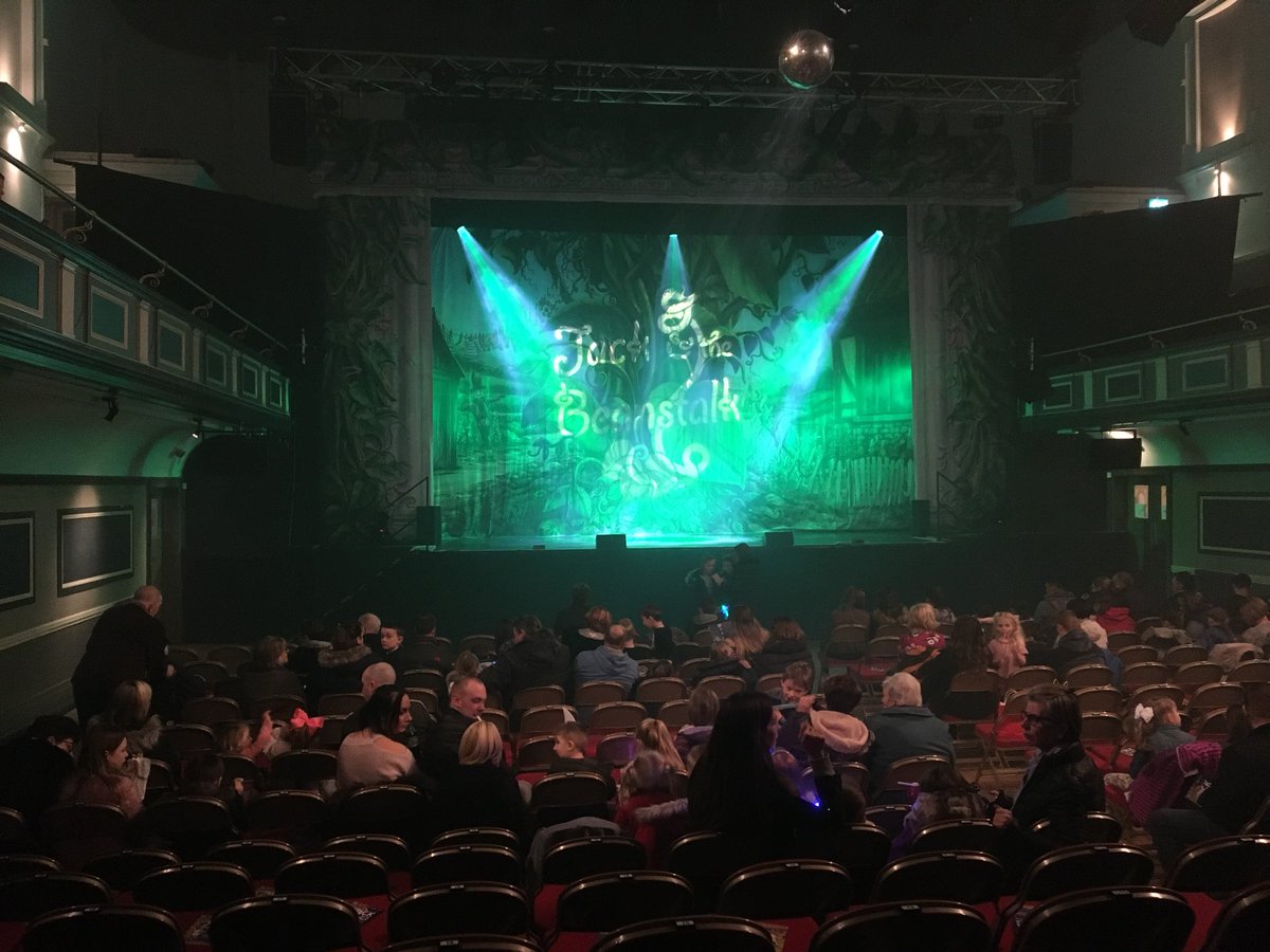 DuncHeather's tweet photo. Wow. What a fantastic show..Thanks for the tkts @Mike_Carnell smashing it buddy. @LouWilloughby wow what a voice. Bravo. @lorisuzannekell just lovely. 👏🏻👏🏻 @PyramidParrHall 👍 https://t.co/5iZxqClkKN