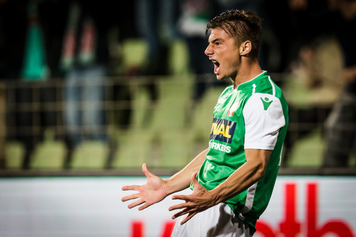 SV_Schapekoppen's tweet photo. Hé @WillemII supporters, jullie gunnen jullie huurling toch ook wel deze titel. Stem op Calcan als beste speler in de 2e periode! https://t.co/FSdOw0zbcj
#fcdordrecht #willemII #tilburg #dordrecht #jupilerleague #calcan https://t.co/FvVkt0qhI6