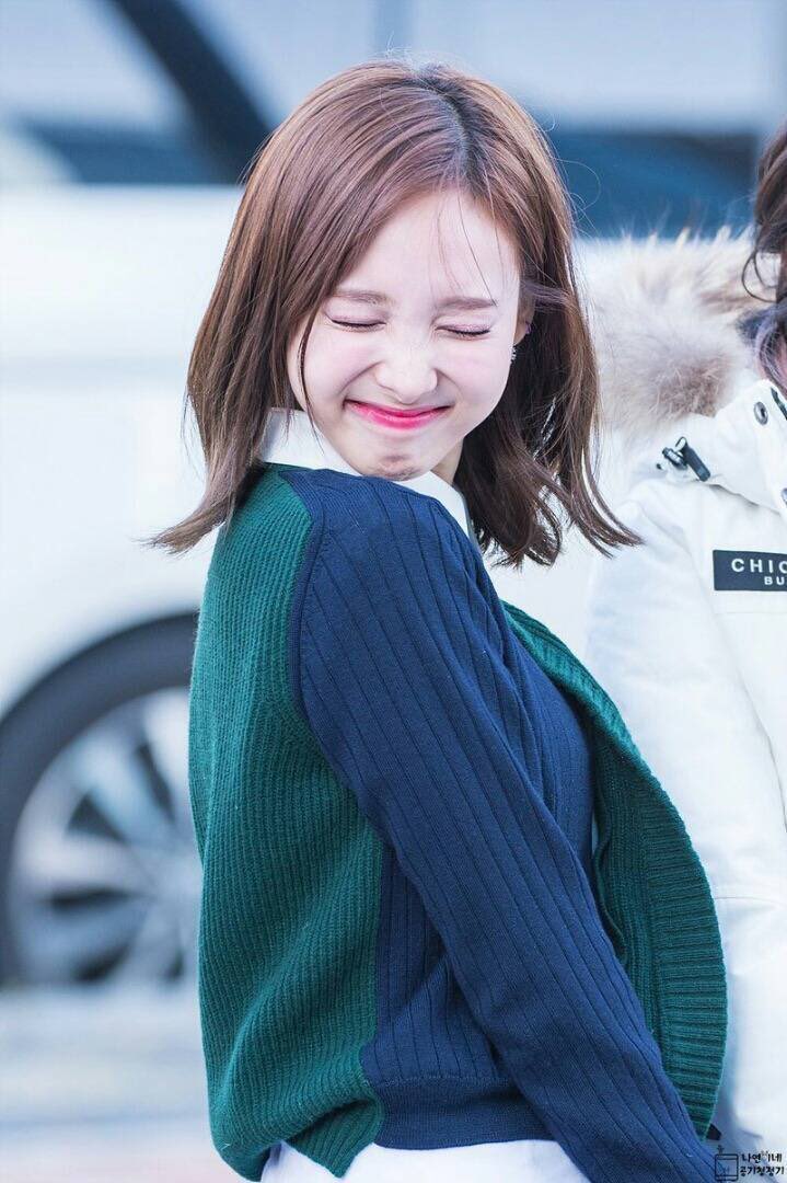 NAYEON_TH's tweet photo. [instiz] มาตรฐานอารมณ์สีหน้าของ TWICE นายอน #ปากรูปหัวใจ #ความสวยแบบน้ำผลไม้ #แฮปปี้ไวรัส #ถ้ามีความรักคงจะดี

- น่ารักสุดๆๆ
- น่ารักจริงๆ จะสวยหรือจะน่ารักคุณนายอนทำได้หมดเลยนะ
- อิมนายอน สวย&amp;น่ารัก..
- น่ารักจะตายอยู่แล้ว
- น่ารักเหมือนลูกพีชเลย~
- ว้าว ㅠㅠ สวยจัง

©nay_yuzu https://t.co/WrISxRElxB