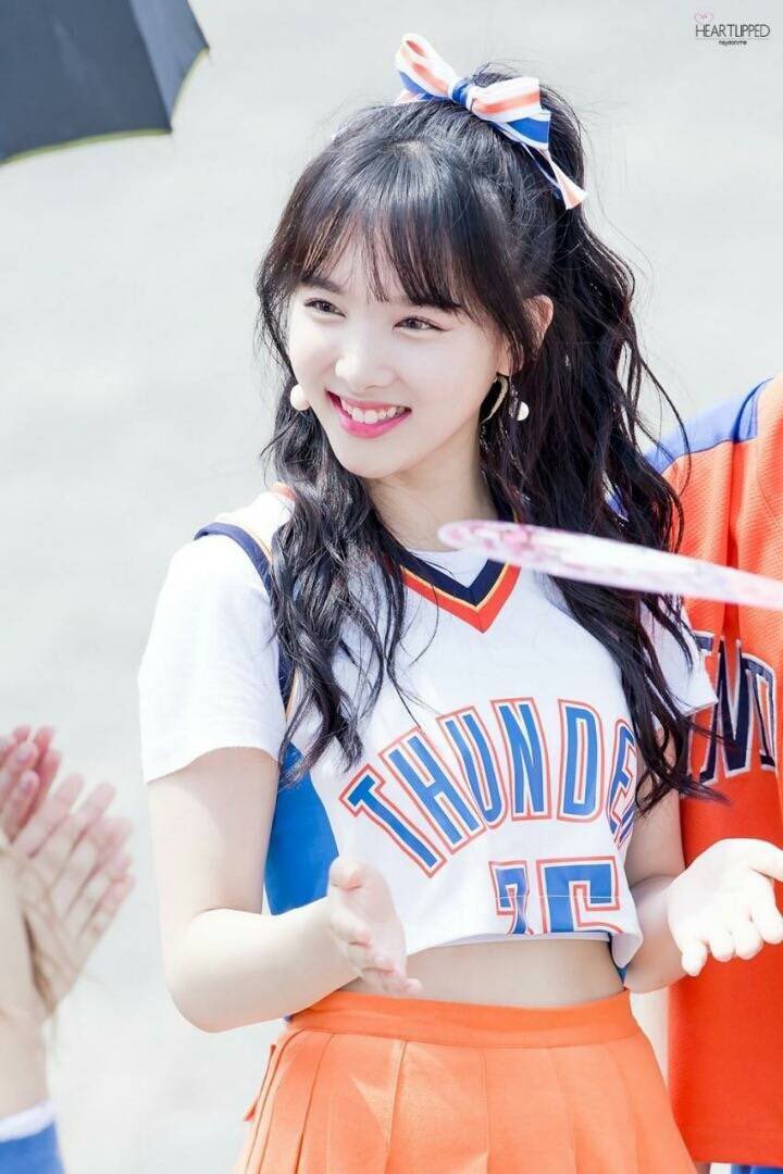 NAYEON_TH's tweet photo. [instiz] มาตรฐานอารมณ์สีหน้าของ TWICE นายอน #ปากรูปหัวใจ #ความสวยแบบน้ำผลไม้ #แฮปปี้ไวรัส #ถ้ามีความรักคงจะดี

- น่ารักสุดๆๆ
- น่ารักจริงๆ จะสวยหรือจะน่ารักคุณนายอนทำได้หมดเลยนะ
- อิมนายอน สวย&amp;น่ารัก..
- น่ารักจะตายอยู่แล้ว
- น่ารักเหมือนลูกพีชเลย~
- ว้าว ㅠㅠ สวยจัง

©nay_yuzu https://t.co/WrISxRElxB