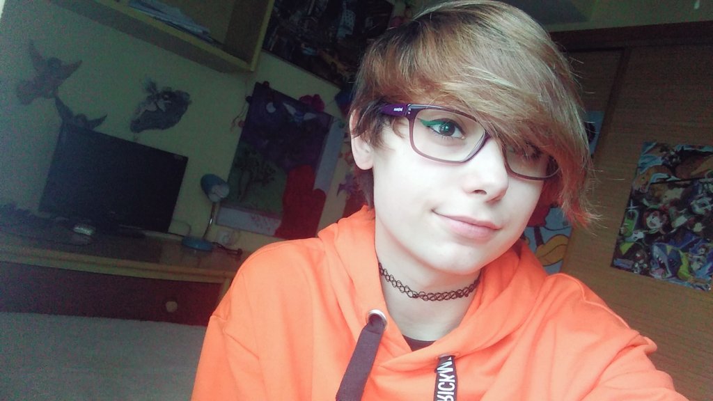 AndreiusArdilla's tweet photo. Yo en verdad deberia de llevar gafas a clase pero nunca las llevo xd https://t.co/oocWLpCOYm