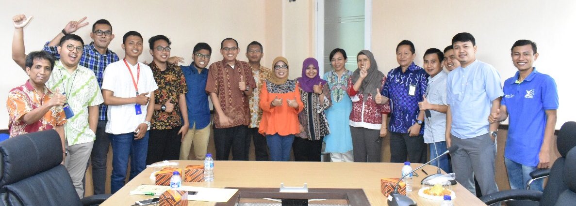 JavaAutomation's tweet image. Briefing oleh Kemristekdikti @kemristekdikti kepada para startup yang lolos program LIF (Leadership Innovation Fellowship) di London.

CEO Javatech @BungAji (ke 7 dari kiri) mewakili Javatech untuk mengikuti program LIF. 

#startup #Javatech