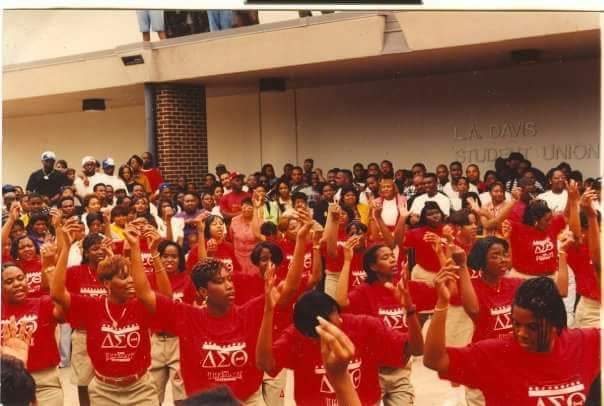 MLSmith1256's tweet photo. When you get a text from your 76 year old Mom/Soror wishing you a Happy Founders Day! #AllSmiles #TheDayShePinnedMeWasEPIC β€β€
Happy Founders Day to my AMAZING Sorors of Delta Sigma Theta Sorority, Inc.
#105Years
#12
#Spring95
#DeltaEta
#UAPB
β€π https://t.co/XeGp8py3IY