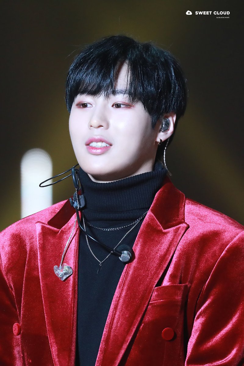 [HQ] 180110 골든디스크 어워즈 #하성운
성운이의 해 첫 스케쥴부터 이러케 예쁜데 얼마나 더 예쁘려구 구래ㅠㅠㅠㅠㅠㅠ
cfile24.uf.tistory.com/image/99315339…
#워너원 #WANNAONE #HASUNGWOON <a href="/WannaOne_twt/">Wanna One</a>