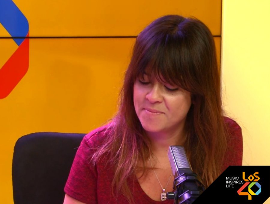 Los40's tweet photo. ¿Lleva Vanesa Martín chandal con tacones?

Así es @vanesamartin_  en la intimidad 🙃 https://t.co/D2DSXW4Oeb https://t.co/rC8rAbK0Xb