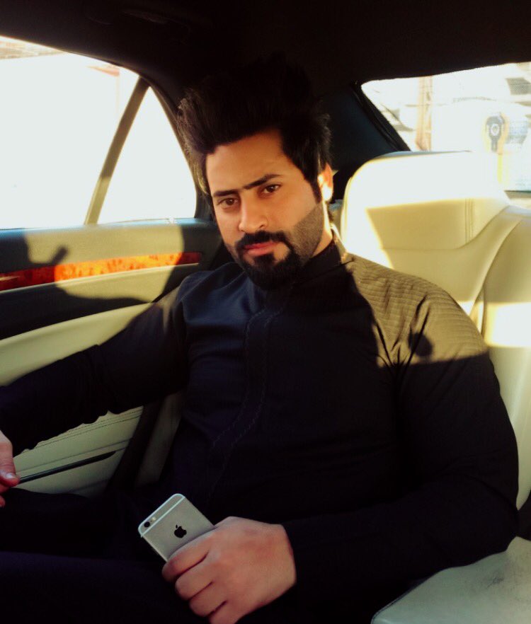 وبديت اشتاك للماله عرف بيه
هذاك العافني شويه ورى شويه..💔