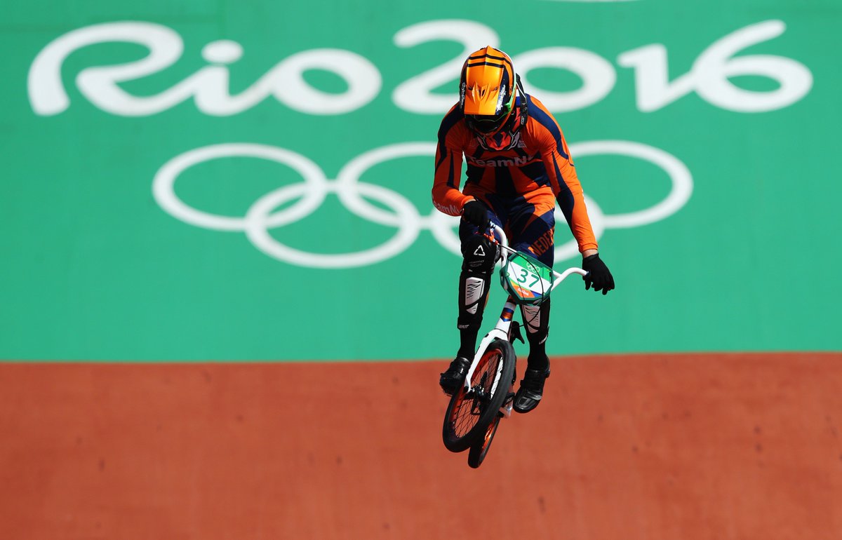 Papendal's tweet photo. BMX’er @jellevangorkom lichamelijk stabieler, maar de situatie is nog steeds zorgelijk. Jelle laat lichamelijk herstel zien en moet nu op eigen kracht ontwaken uit zijn coma 🙏🙏. Update: https://t.co/2W6NGAriIF https://t.co/YQHKgTyBNB