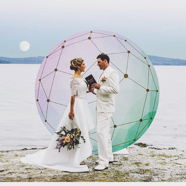 mystudioparty's tweet photo. ‘And they danced by the light of the moon’.
DARE TO STAND OUT on your wedding. OSEZ VOUS DÉMARQUER à votre mariage
Plus d’infos ici 👉 https://t.co/rAvlguMo7Q
#daretostandout #osezvousdemarquer #weddinganimation #l4l #f4f https://t.co/0umFVt9Q3T