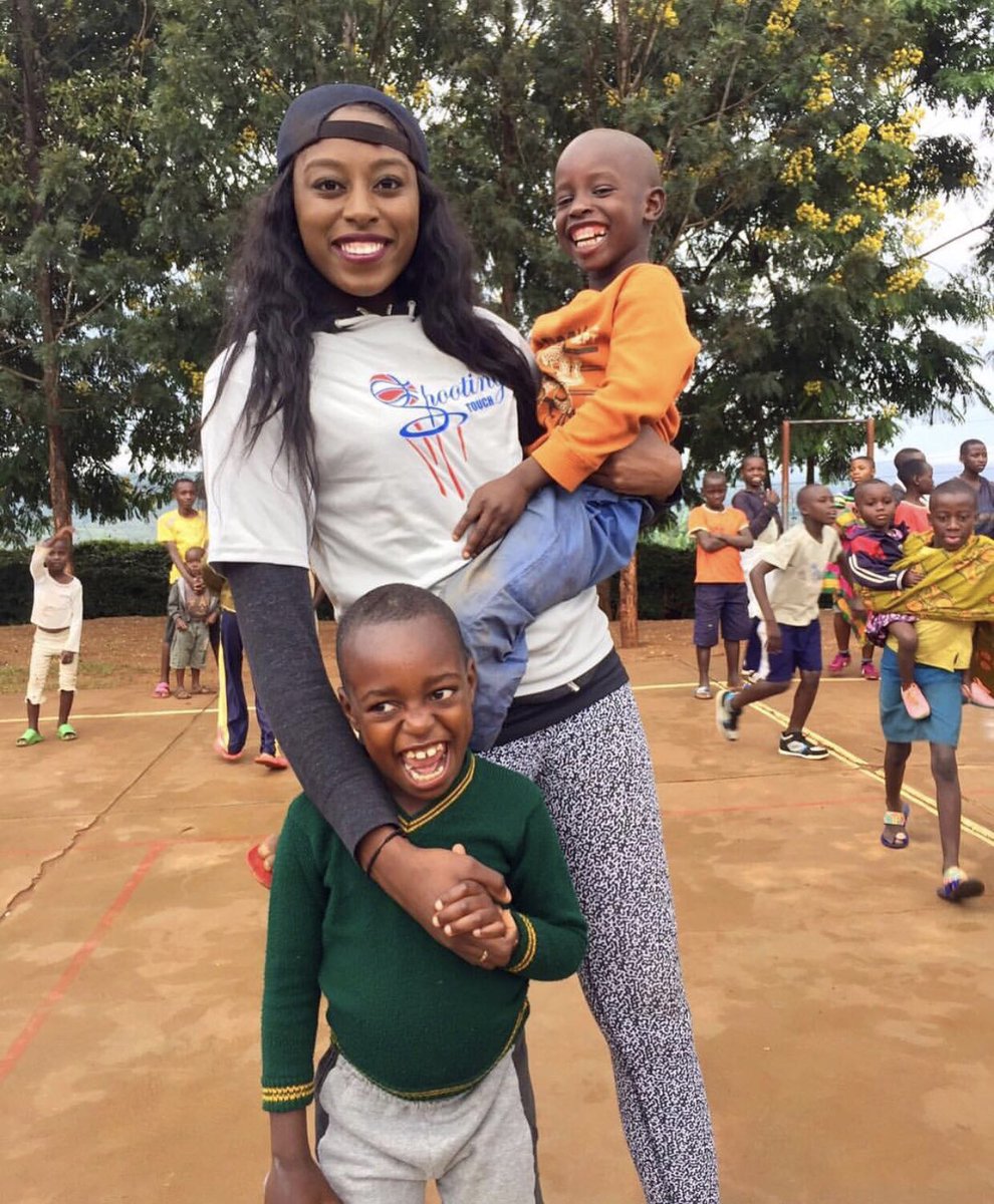 chiney's tweet image. Hey, 45. 👋🏿

I’m in love with who I am and where I come from. 🌍