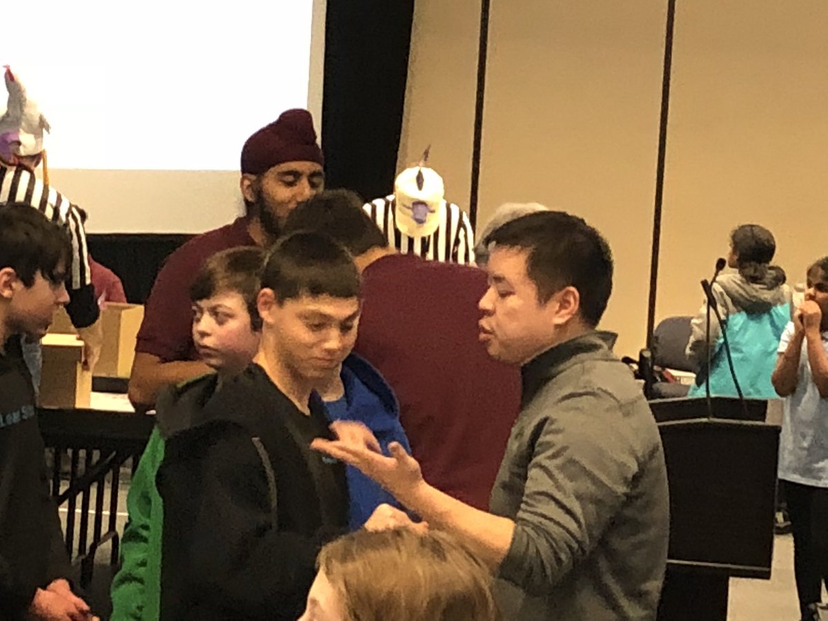 4dbgrade6's tweet photo. Middle School Robotics competitions are seriously intense. #mcleanschool https://t.co/EnLm0NJrbV