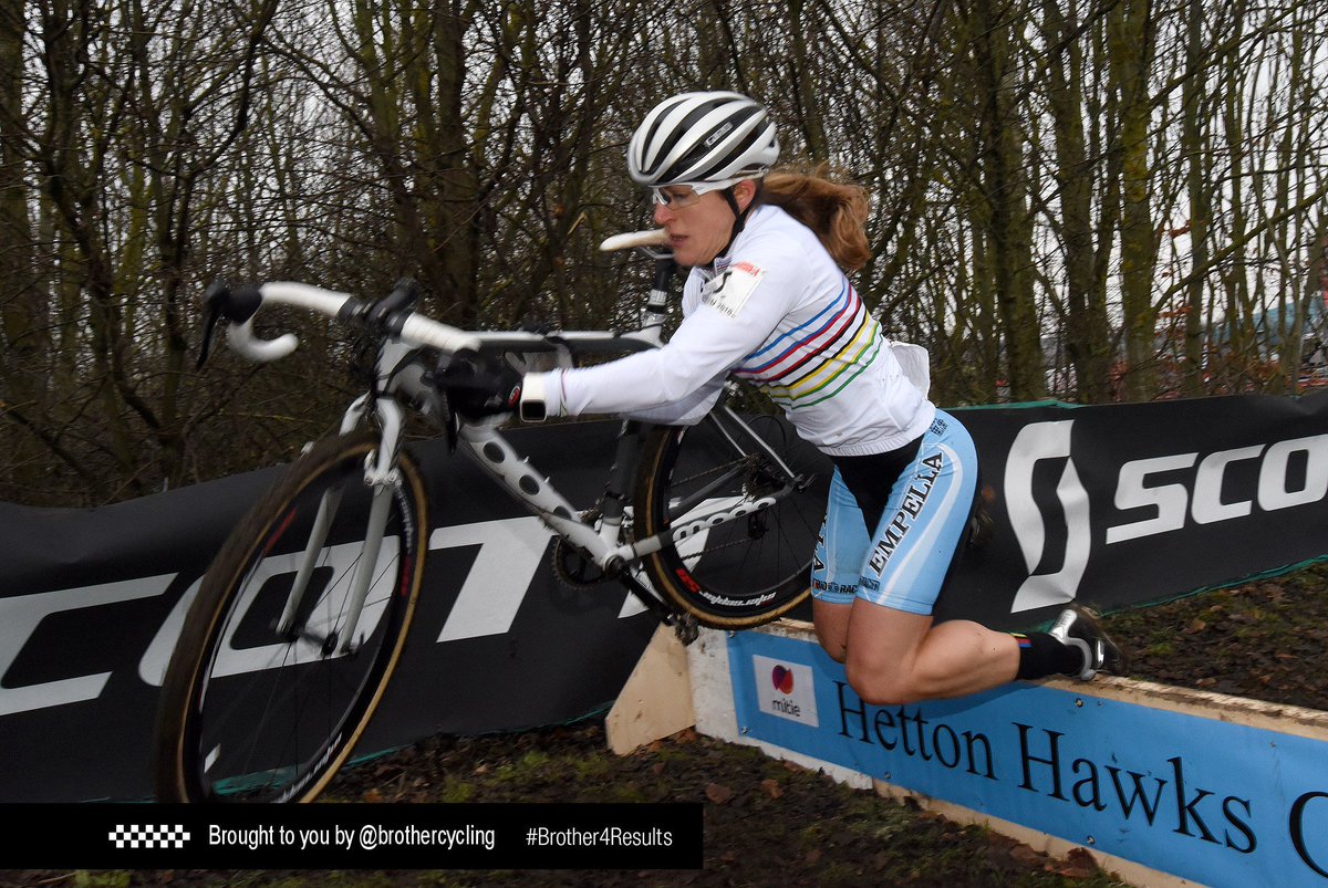 #CXChamps2018 - Insight - the moment Kate Eedy caught her foot on the hurdles sending her tumbling to the group ... hope she's okay... was moving quick at the time ... velouk.net/2018/01/13/res…