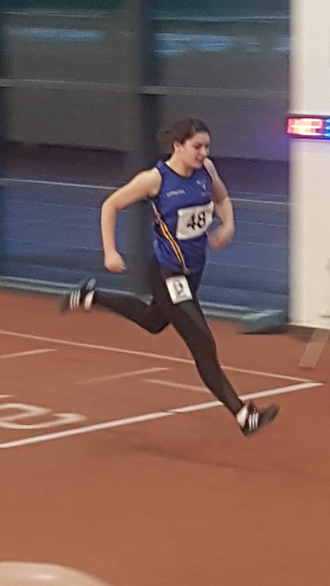 EveDann1's tweet photo. Great day at first competition of the year @AthleticsNI indoor sprints meet. Improved 60m PB twice. Thanks @StColumbanusPE for new vest @MaryPetersTrust @ba_parallel https://t.co/5YBwDDe9hg