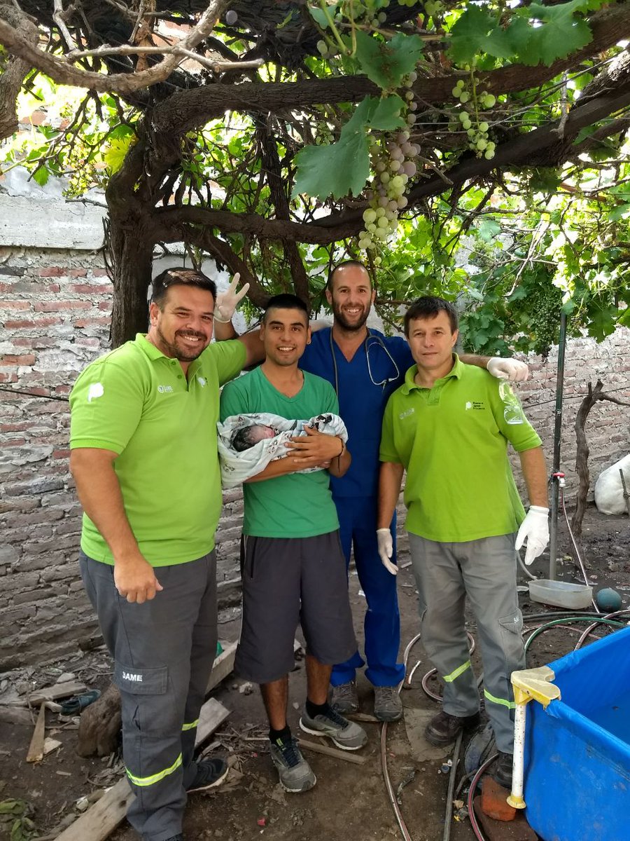 La vida es grata, gracias a todos los Municipales del S.I.E.M.P.R.E, por más que quieran inventar, Uds, son y serán los que velan por está hermosa Ciudad. Esa mamá y papá, jamás se olvidarán de su caras y de la gratitud de tener a su hijo protegido por profesionales de primera!