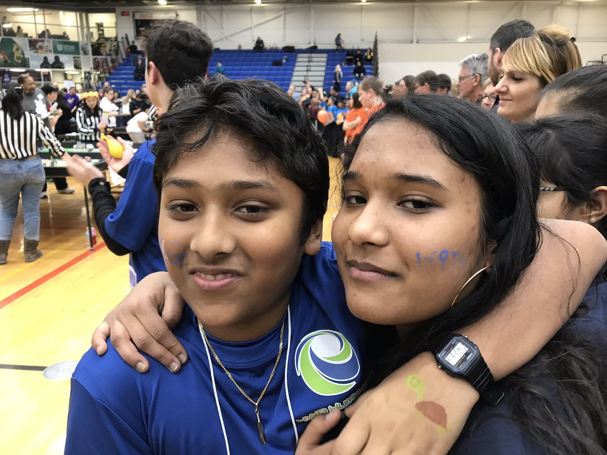 RoulaSkordakis's tweet photo. Waiting for our last robotics challenge to begin. Making adjustments. @JNanGrand @ren_mann @HumberwoodDowns @MrsCamposClass https://t.co/0hJDpk7xQJ