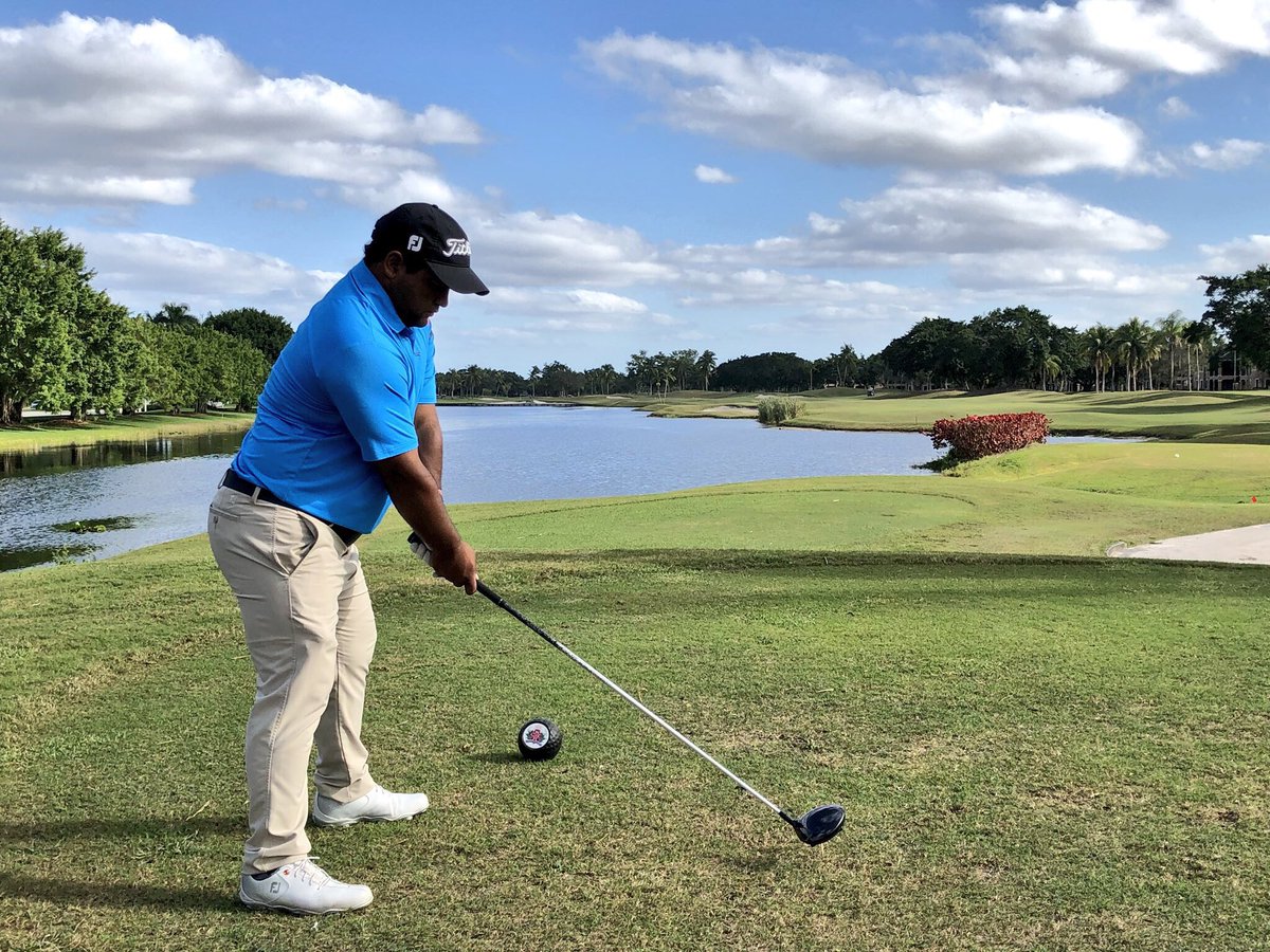 JuanAlvarezGolf's tweet photo. Practicando en Weston Hills Country Club, donde voy a jugar Qualy del @WebDotComTour para Colombia Championship 🇨🇴 #PlayersCourse @sofitocca https://t.co/QwaC37cmAZ