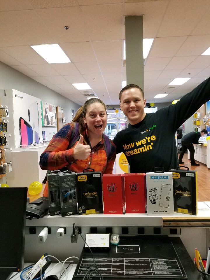 Hardine757's tweet photo. Marky Mark and the gang!! #SSTDMV #NowWereStreaming #WhoAintWorkin @badsama @TjonesSprint @AvaJakley @SprintLandstown https://t.co/VB770hU7jG