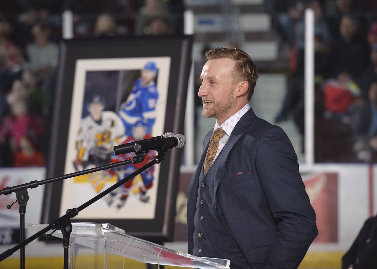 StingHockey's tweet photo. What an unforgettable night! Thank you @RealStamkos91 for all the memories! #StingStandard https://t.co/PUc1bZ6h1j