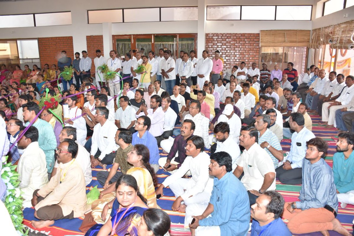 Inaugurated the <a href="/ArtofLiving/">The Art of Living</a> Temple of Knowledge in Hubli, Karnataka.