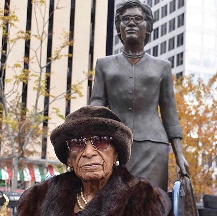 🔺The Akron Alumnae Chapter mourns the loss of our 14th National President, Frankie Muse Freeman. Thank you for your dedication to social action and Civil Rights. 🔺