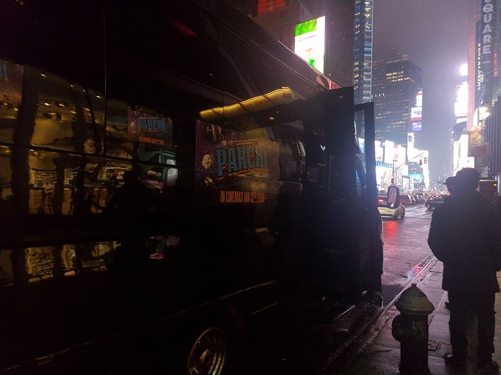 ParchiTheMovie's tweet photo. #TeamParchi puts their swag on and travels around New York in the #ParchiBus. 

#ParchiWillBlowYourMind 

Currently running successfully in cinema houses across #Pakistan. Released in USA and Canada on 12th Jan and in UK &amp; France on the 19th of jan 2018. https://t.co/lxXsQ2XxV8