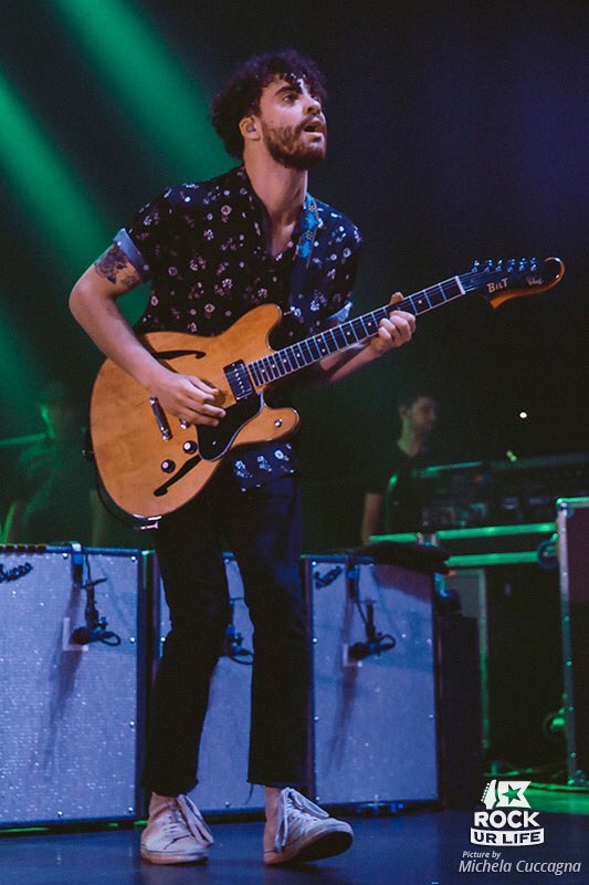 Paramore is a band tweet media