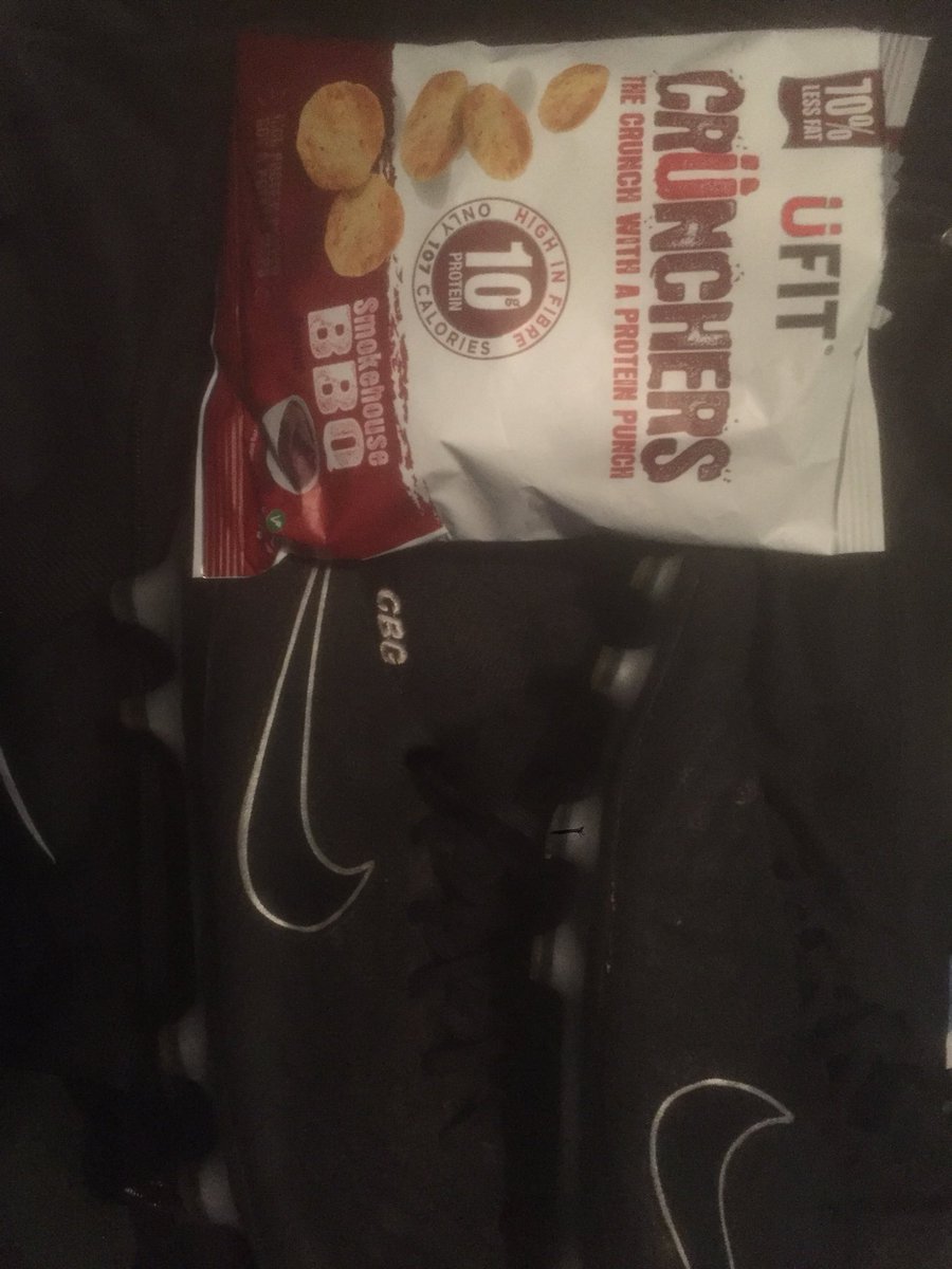 Golding_ryan1's tweet photo. Great 10-0 win for the @WellingTownFC boys today 4 goals and 2 assists good start to 2018 only going to get better most importantly another win and into quarter final of the cup Also thanks to @UfitDrinks for the snacks and drinks to help fuel us today going to enjoy this tonight https://t.co/MQz07DZHhE