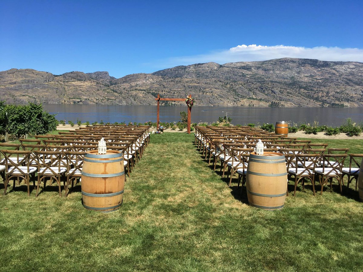 AbsoluteDJEnt's tweet image. Destination weddings to the Okanagan. Visit: absolute-djs-kelowna.com