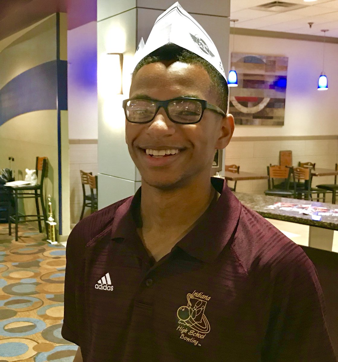 BrebeufBowling's tweet photo. He was as hot as a Steak 'n Shake grill this morning and that's why @aosili18 is heading to the Crawfordville Regionals next Saturday.  @BrebeufJesuit @BrebeufSports https://t.co/VSRqUfUyZl