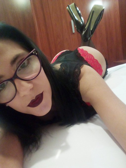 #felicidades a mi seguidor @kratosvilla Que cumplas muchos mas cielo besitossss https://t.co/X8QLwFc<a href="/tag/felicidades"class="tags">#felicidades</a><a class="tags" target="_blank" title="On Twitter" href="/?out=eyJ0eXAiOiJKV1QiLCJhbGciOiJIUzUxMiJ9.eyJpYXQiOjE3MjA4ODM4NzQsImlzcyI6InR3cG9ybnN0YXJzLmNvbSIsIm5iZiI6MTcyMDg4Mzg3NCwiZXhwIjoxNzUyNDE5ODc0LCJyZWRpcmVjdF91cmwiOiJodHRwczovL3R3aXR0ZXIuY29tL2tyYXRvc3ZpbGxhIn0.u1IBAPPgy90Qs3F4O0qbb8vP__-JhU4TxHPP8exn4g_8nY1qrv7-xhsJ6-wPwttAxgexO5WJd_8Dbqg6BqL7Eg">@kratosvilla</a>