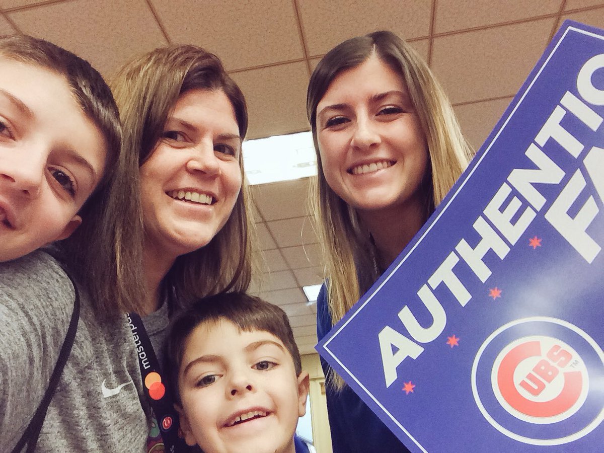 stickell_abby's tweet photo. #AuthenticFan #CubsCon #NBCSportsChicago https://t.co/0BeTRJHMyE