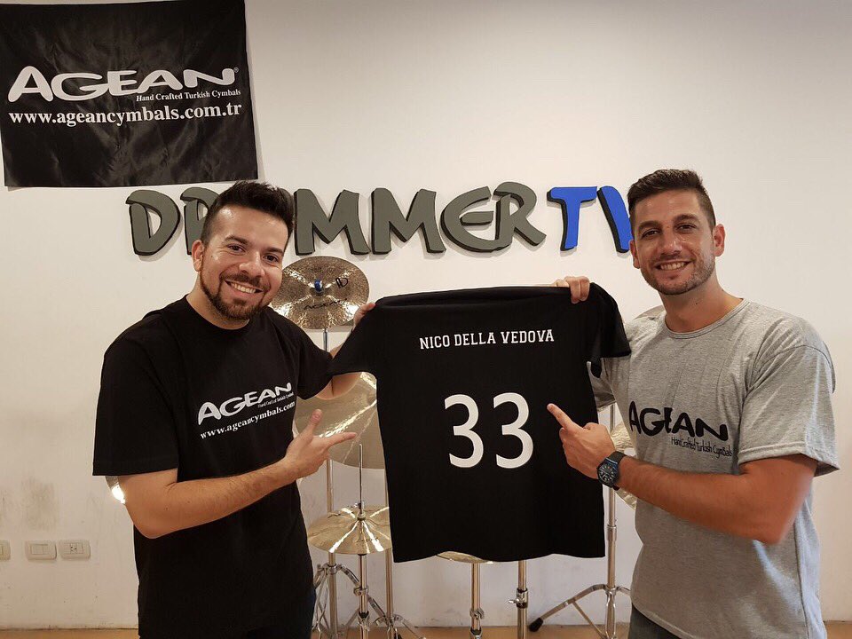 ageancymbalsarg's tweet photo. Damos la Bienvenida a la familia de @ageancymbalsargentina @ageancymbals a Nico Della Vedova @nicodellavedova y @drummertv_arg Endorser de nuestra marca. Más que felices por tenerlo con nosotros!
.
#ageancymbals #ageancymbalsargentina #handmadeturkey #hechoamano #drums #bateria https://t.co/WjO6oFexs7