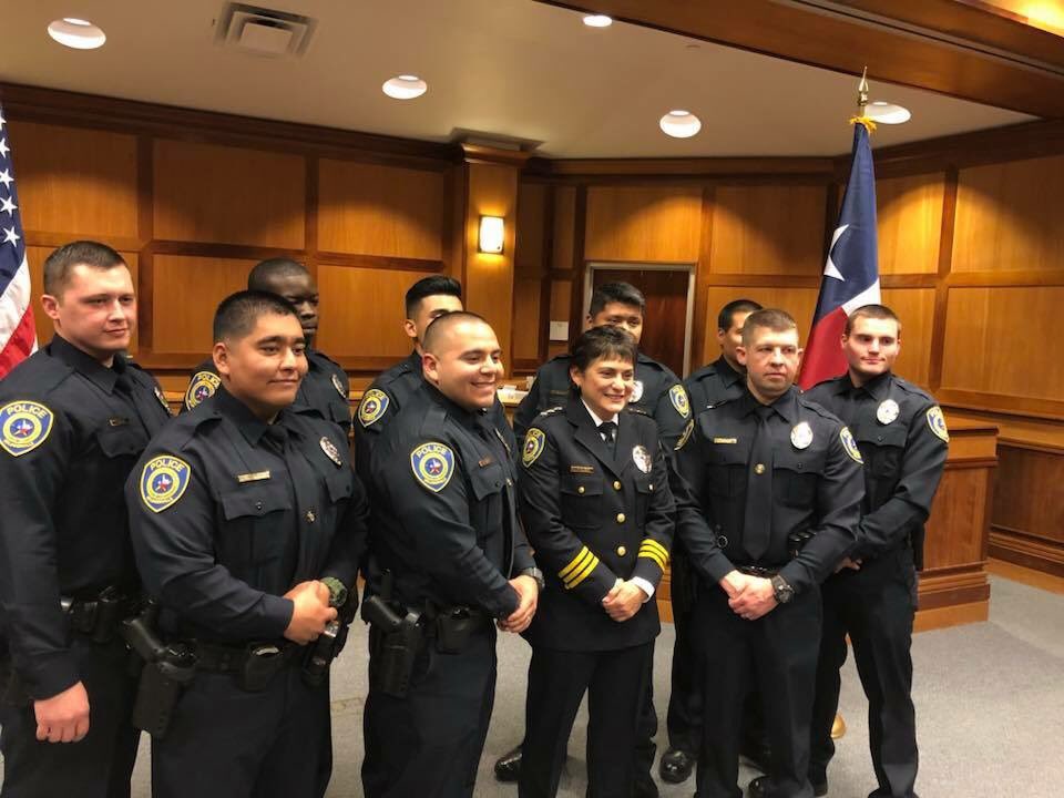 ChiefRobledo's tweet photo. Congratulations to our new officers on their graduation from our mini Academy last night! Don’t forget to always bring your servant heart every day and remain humble. So proud of you all! https://t.co/ztv5EJJ4Fs
