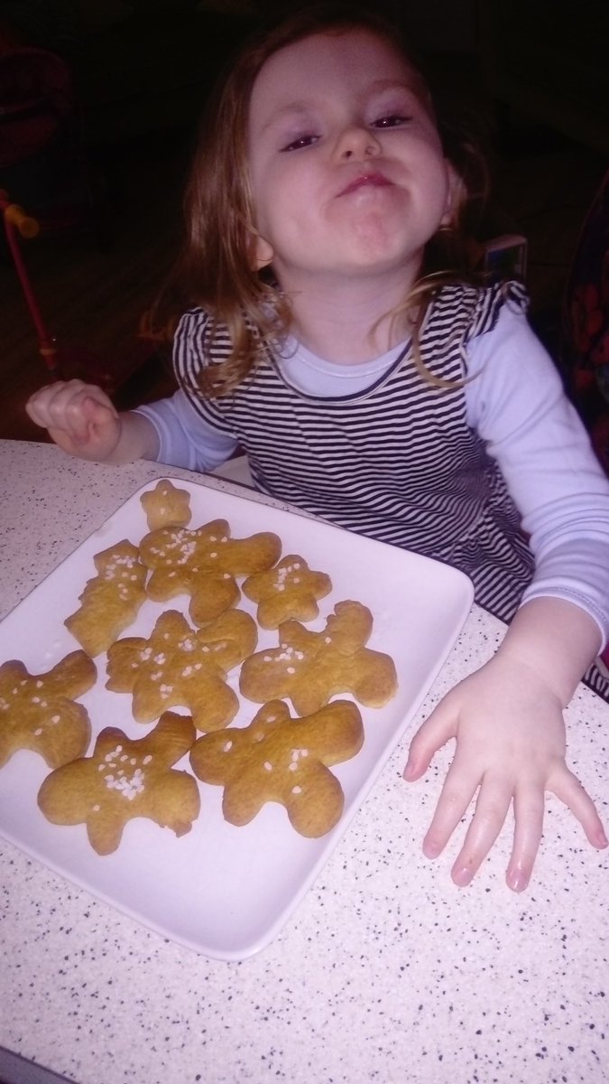 PumpkinPieBabyC's tweet photo. @pumpkinpiebabyc joined Mia in the adventure kitchen made gingerbread #homemade x https://t.co/FpiTCUx13V