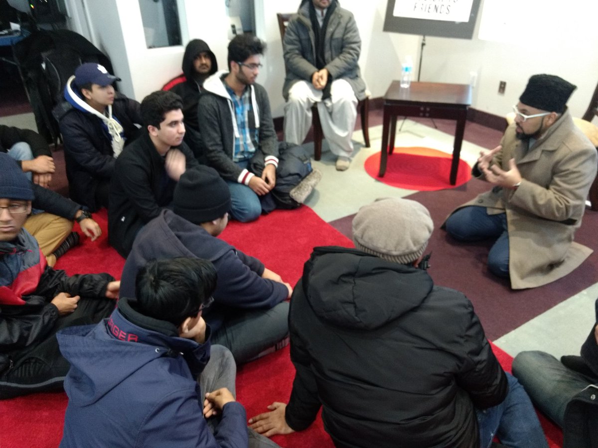 AMYA_Bradford's tweet photo. 6 khuddam from Bradford participated today in our National Daiyaan summit  to get a taste of doing tabligh! #TrueIslam #khalifat #islamunderstood https://t.co/0kyrE7b1ow