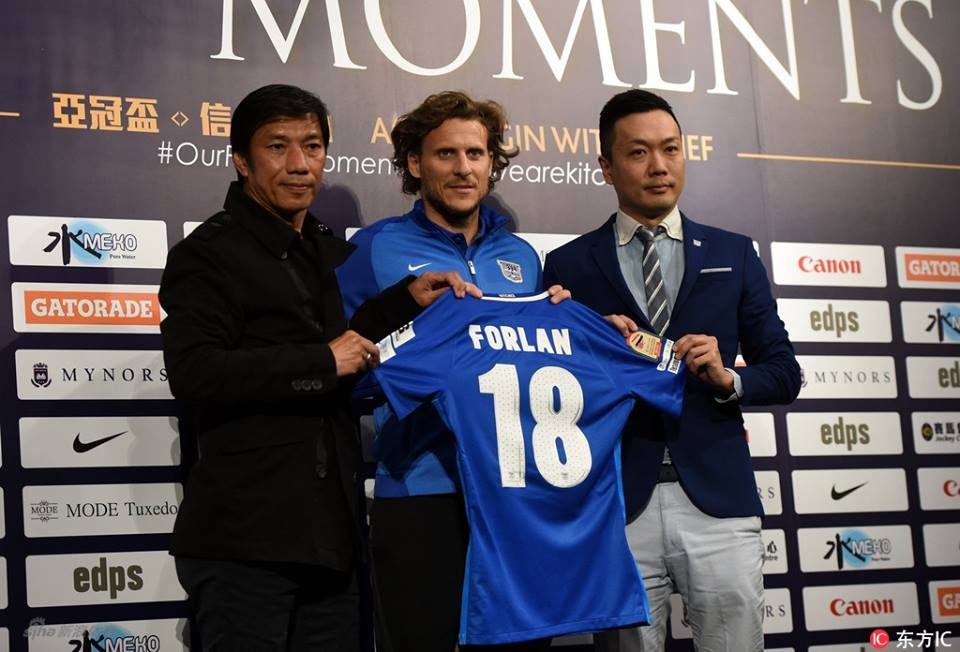 papantengah's tweet photo. #OFFICIAL : #KitcheeFC perkenalkan Diego Forlan sebagai rekrutan baru mereka https://t.co/eH1nwhnxj1