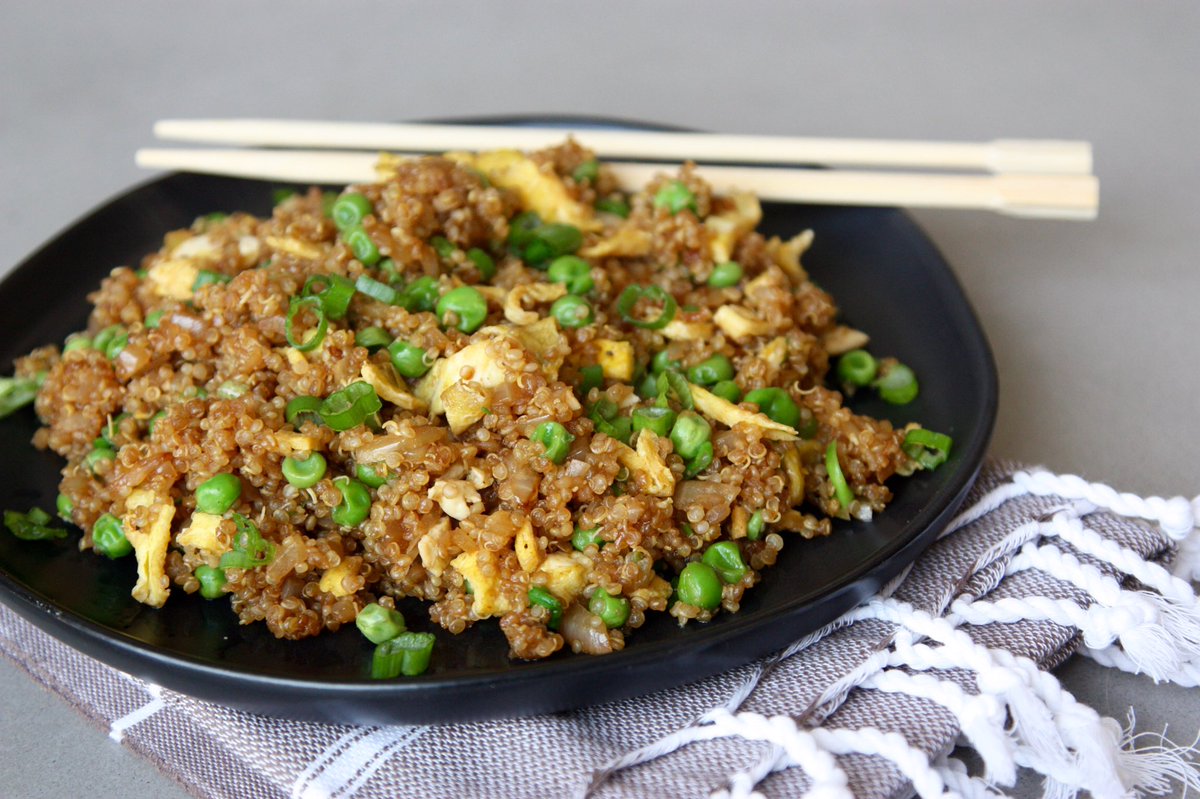 Better than takeout this quinoa fried rice is the real real. 🥡 Add this to your dinner list this week. goodthymekitchen.com/quinoa-fried-r…
