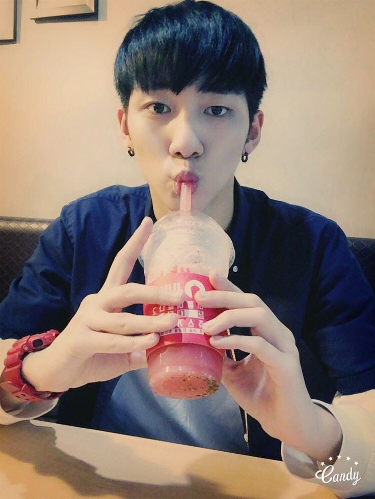kittycatjihun's tweet photo. Sip sip

#KNK #JIHUN
#크나큰 #김지훈 https://t.co/ipim7obyeJ