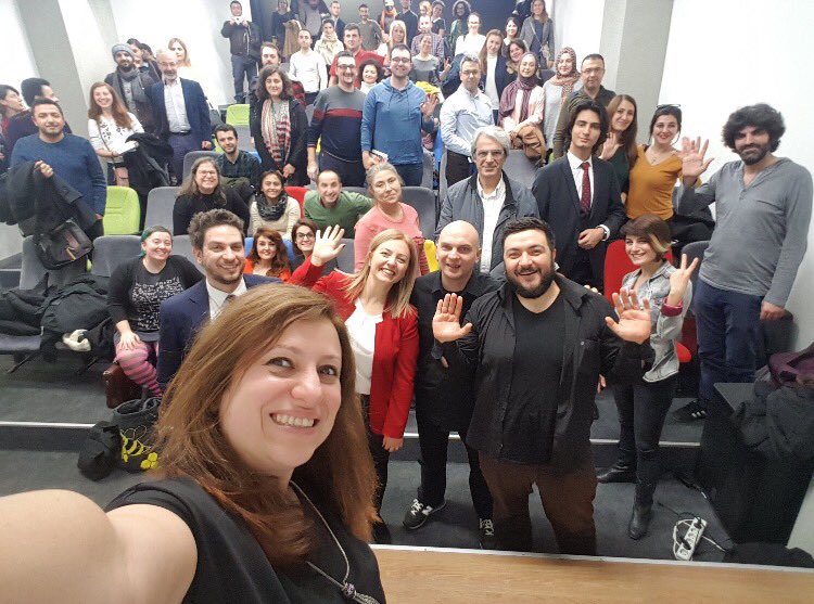 3apples_world's tweet photo. #YeniNesilÖğrenme panelini farklı perspektiften özetlediğimde:
Anne işi #oyunlaştırma
#hikayeylekodla
#dijitaldönüşüm
21.yy becerileri; #işbirliği...
Veee okul öncesi alternatif eğitim araçlarına ihtiyaç var denilince, bize de herşey dahil Dev Turp #masalını çalışmak kalıyor 😉 https://t.co/DQcDuw6bor