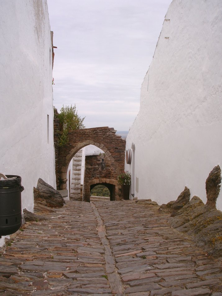 VisitEvora's tweet photo. RT @diana_therose: #Monsaraz #CastelodeMonsaraz #Monsarazcastle #monsarazvillage #aldeiadeMonsaraz #Évora #Alentejo #Portugal https://t.co/Ibx26vkr8W
