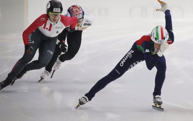 giomalago's tweet photo. #Valcepina grandiosa agli Europei di short track... Martina ha vinto la medaglia d'oro sia nei 1500 che nei 500 metri... In quest’ultima gara Arianna #Fontana ha conquistato l'argento... E vai! 🇮🇹🇮🇹 https://t.co/ttVnxQW09X