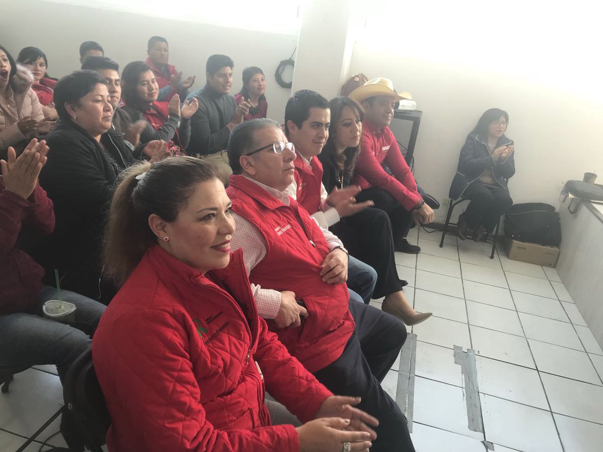 VinEstatalUREJR's tweet photo. #RevoluciónPresente Nuestra dirigente estatal @mayrusmayrus7 de  @urpuebla en esta tercera sesión presencial de @IRHnacional bienvenido sea @Pospital acompañados de @LuceroSenadora @LorenzoRiveraN @EnriqueDogerPue https://t.co/p1pw7O6o0V