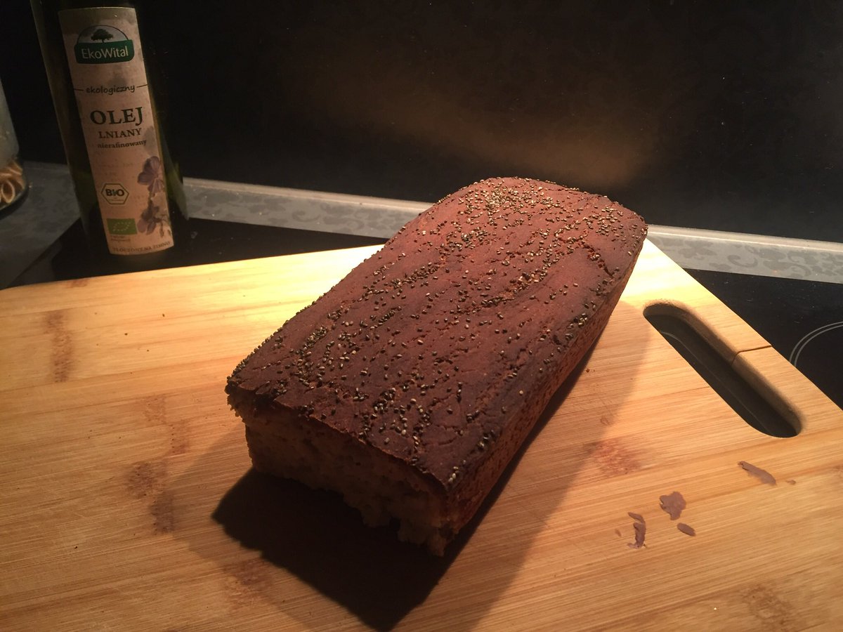 iwoparkitny's tweet photo. A gluten-free bread that is tasty and looks ok - sounds like impossible but ... I did it, whoopee!! 😁👏💪It’s made of rice flour, sorghum and quinoa + some H2O/Oil &amp; is really yummy😋 https://t.co/pIpWgkGcIy