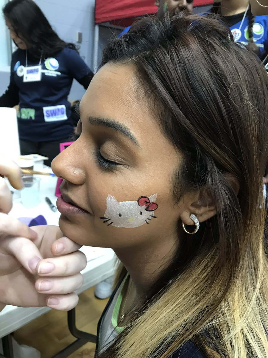 RoulaSkordakis's tweet photo. Our FLL team enjoying some face painting...Ss and coaches!@HumberwoodDowns @JNanGrand @ren_mann @MrsCamposClass https://t.co/wt98qETxCz