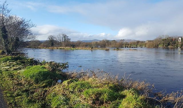 Many areas in Cork suffered some serious flooding after last night's rain.  #flooding #weather #cork #corkindo ift.tt/2EEouHI