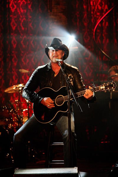 Happy Birthday to Trace Adkins who turns 58 today! 