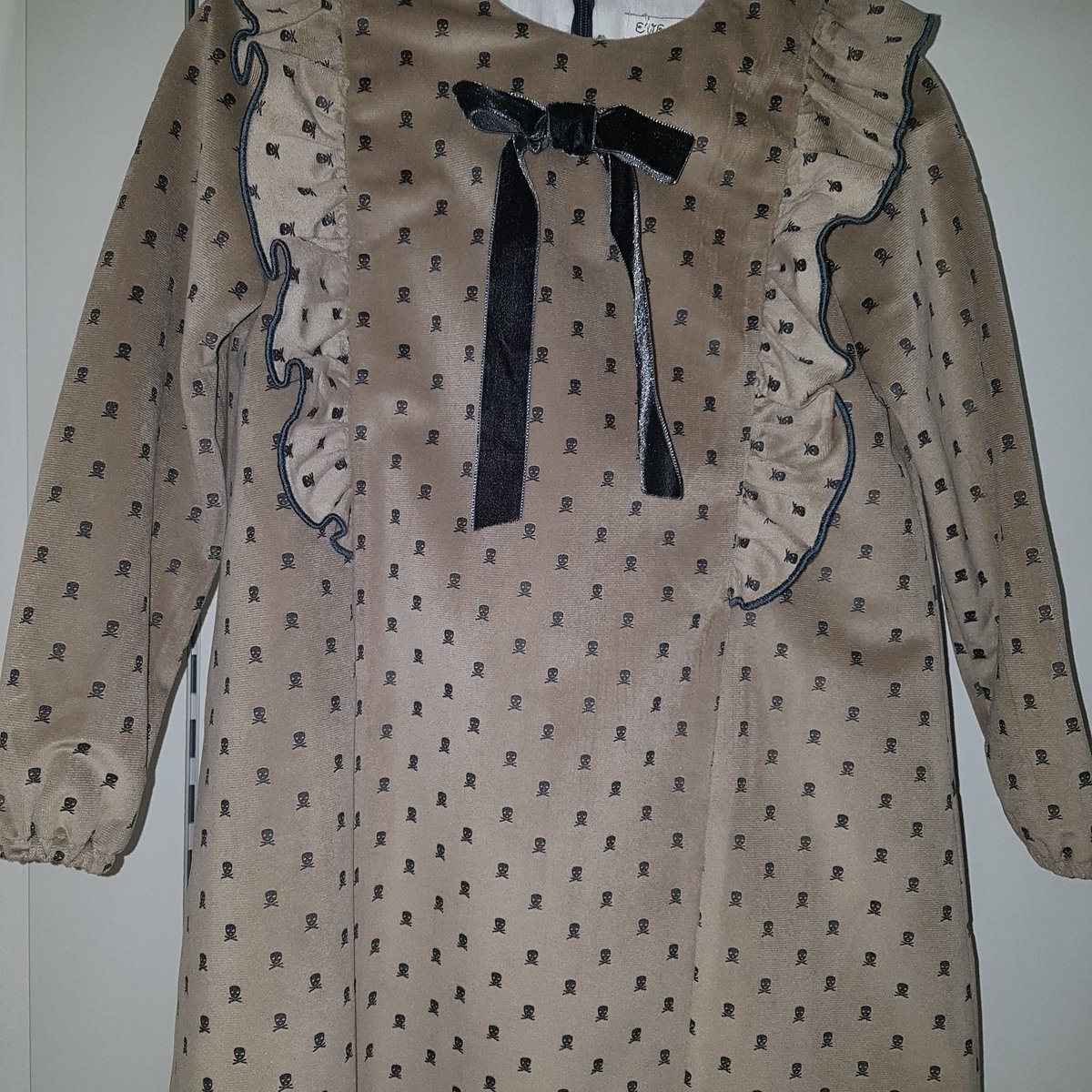 PequesMiss's tweet photo. Vestido Eve Children Tallas 5 y 6 años 
Antes: 61 euros
Ahora: 36.60 euros https://t.co/uzRRn8V4gO