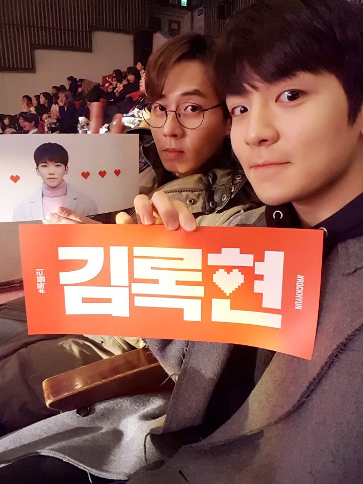 TEEN_TOPFR's tweet photo. 「📷」13.01.18 ✰ TWITTER ✰
→ Tweet de Ricky (@TEEN_TOP) :
🇫🇷 « Rockhyun est mon frère! ❤
Il était le meilleur sur scène! Votez pour lui dans THE UNIT!
#ROCKY #THEUNIT #MONMESSAGE #LEMEILLEUR #RICKY #TEENTOP #100% #ANDY » https://t.co/jMORsL6qwh