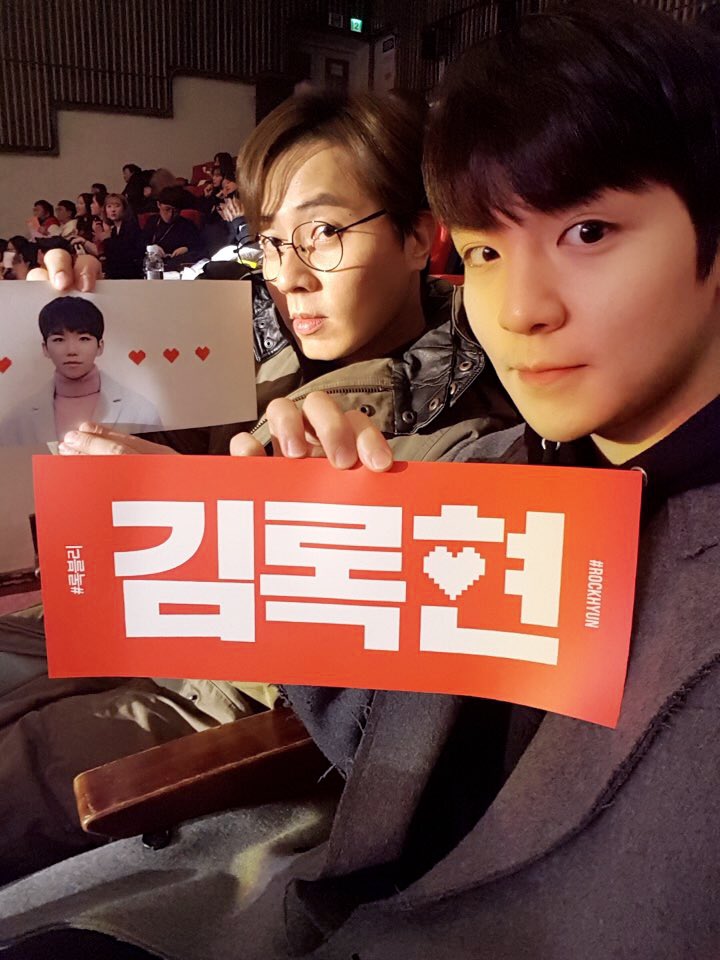 TEEN_TOPFR's tweet photo. 「📷」13.01.18 ✰ TWITTER ✰
→ Tweet de Ricky (@TEEN_TOP) :
🇫🇷 « Rockhyun est mon frère! ❤
Il était le meilleur sur scène! Votez pour lui dans THE UNIT!
#ROCKY #THEUNIT #MONMESSAGE #LEMEILLEUR #RICKY #TEENTOP #100% #ANDY » https://t.co/jMORsL6qwh